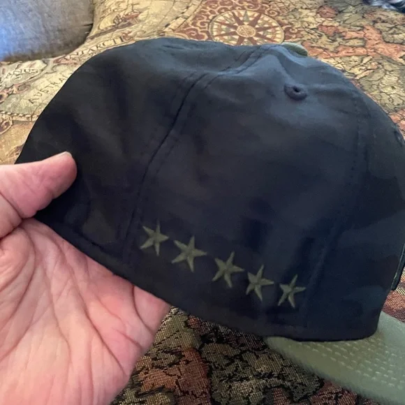 New Era Black Fitted Cap - Picture 4 of 7